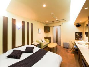 โรงแรมพับลิก แจม โรงแรม 2*
