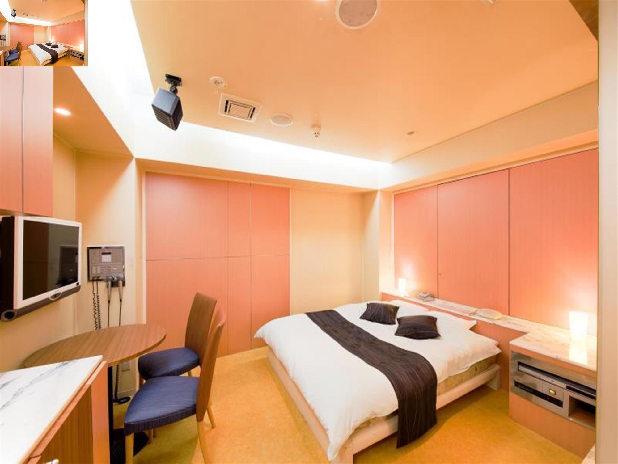 โรงแรม โรงแรมพับลิก แจม 2*