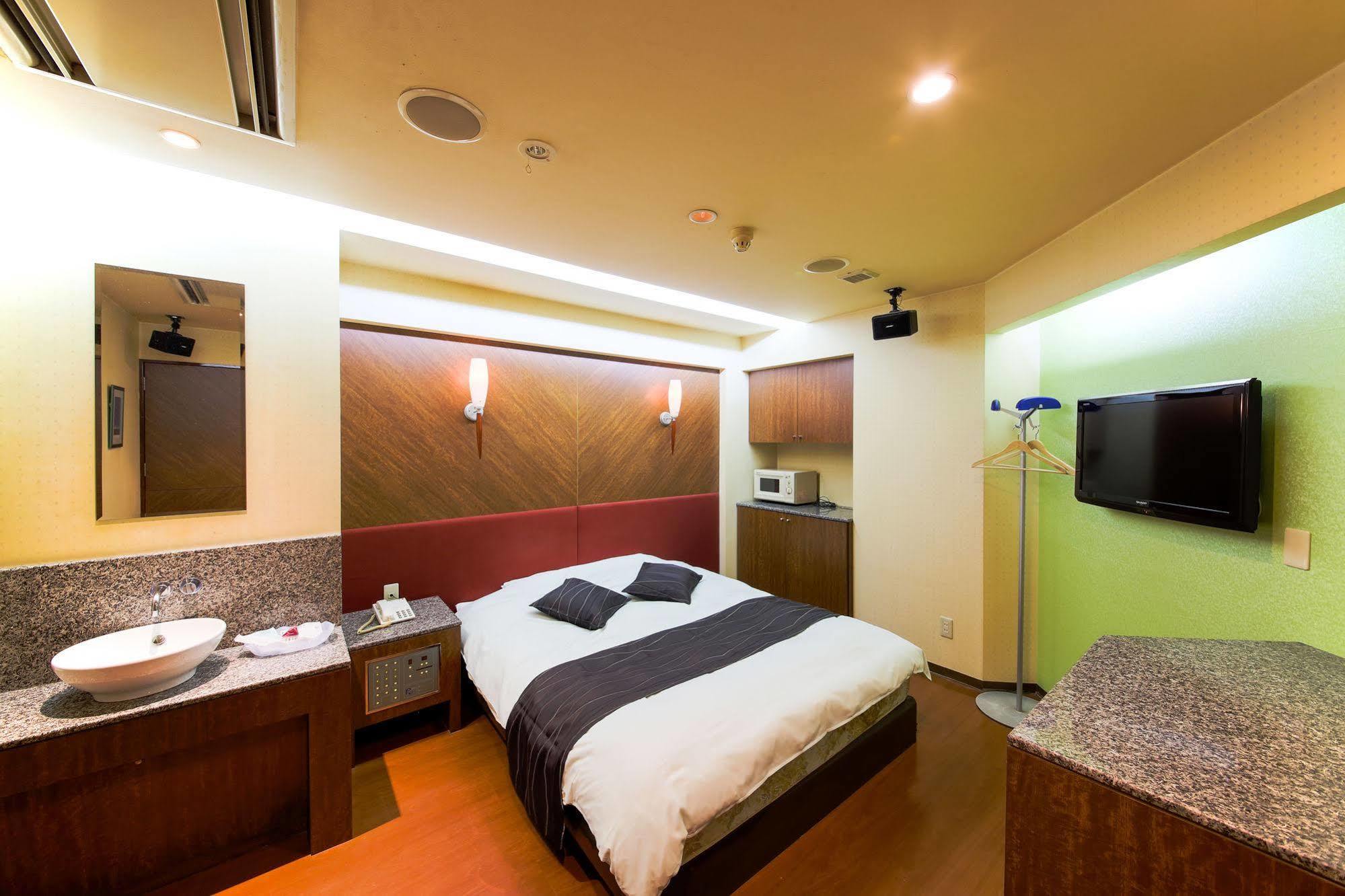 โรงแรมพับลิก แจม โอซาก้า